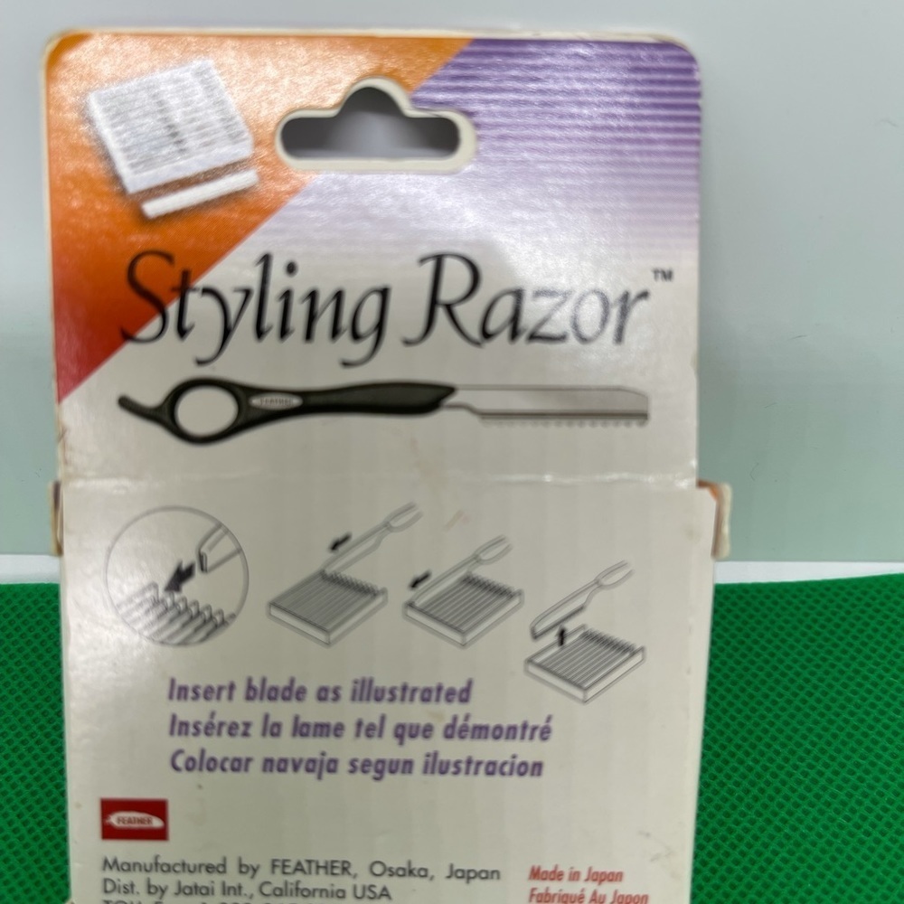Feather Styling Razor Blades- 10 Standard Blades - Picture 4 of 4